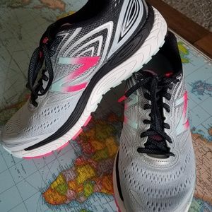 New Balance Tennis Shoes 880v7 Size 9